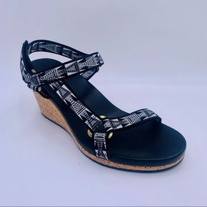 Teva sandals shoes Arrabella universal size 10